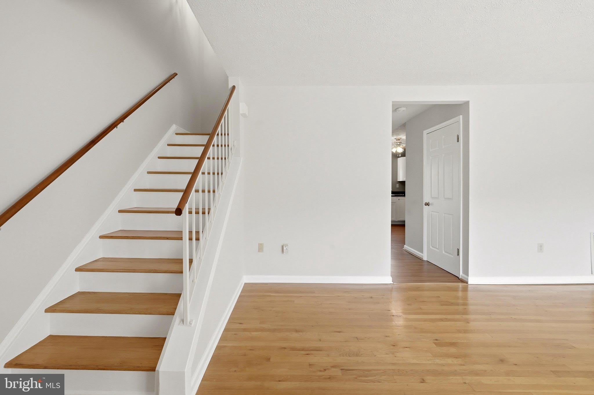 504 TUDOR DRIVE – photo 4