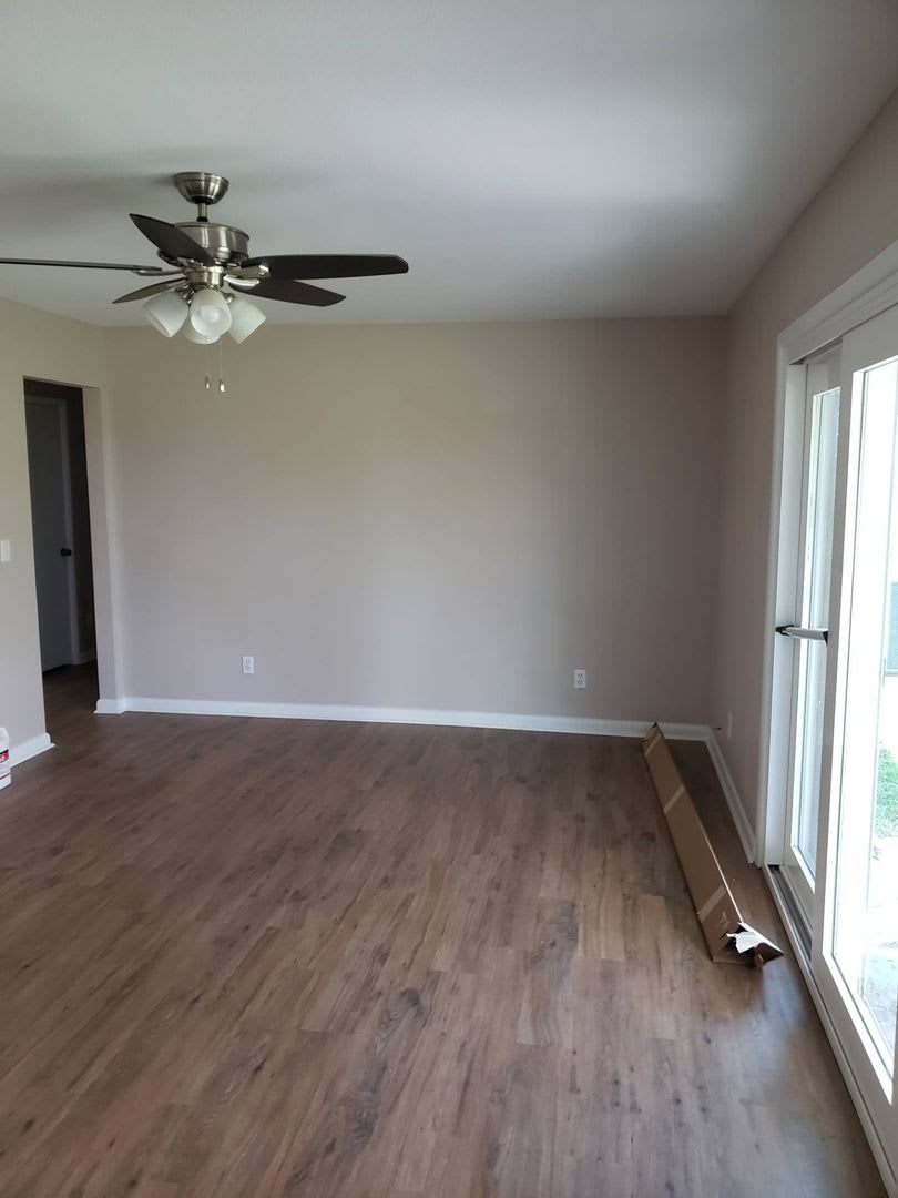 Charming 3Bed 2Bath Brick Home W Bonus Office Space Upgraded Comfort Near Martin Lake 1 2 Off Security Deposit For A D Military – photo 5