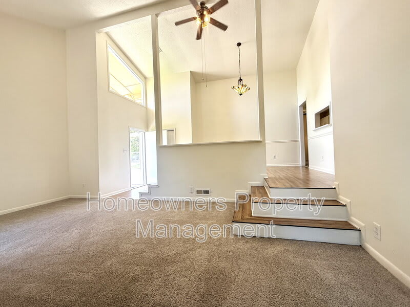 1009 Louisburg Place – photo 4