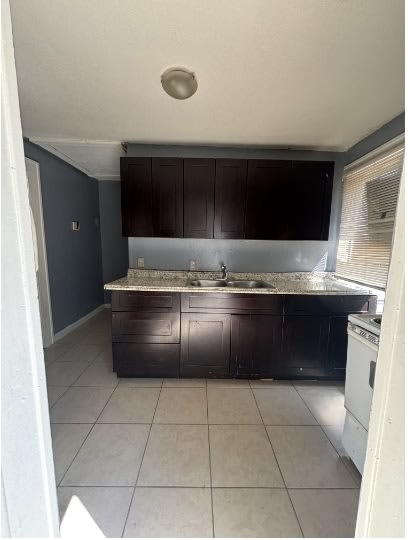 444 Duray Street – photo 5