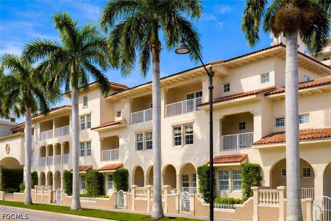 2080 W 1st Street – photo 1
