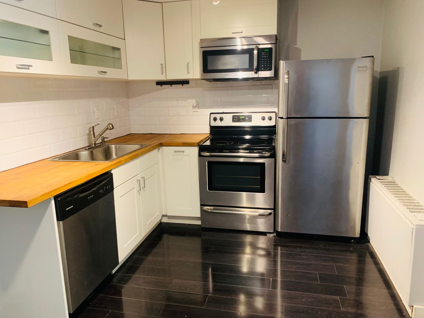 1 Bedroom 1 Bathroom in Congress Park **Move-In Special** – photo 3