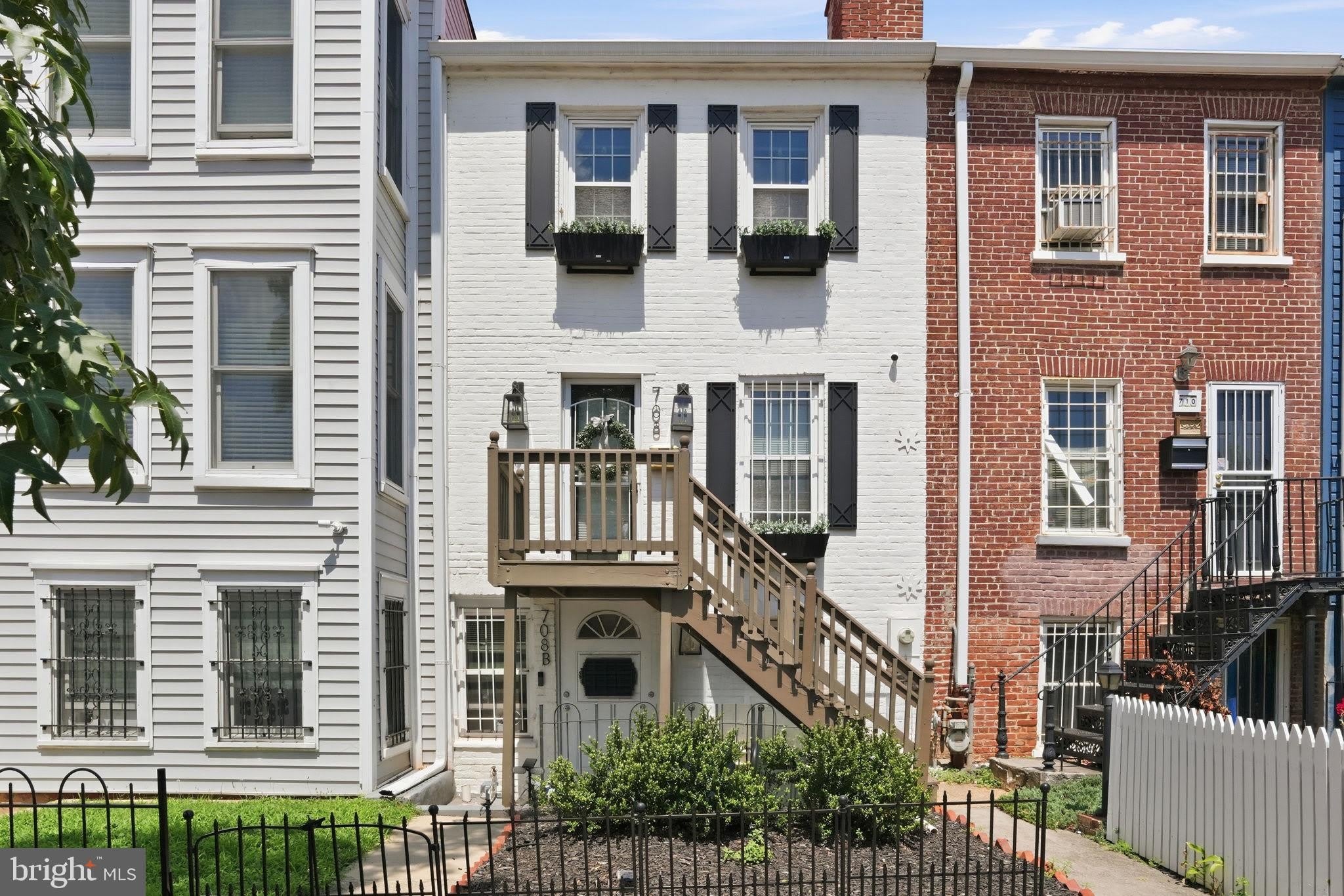 708 I Street SE – photo 1