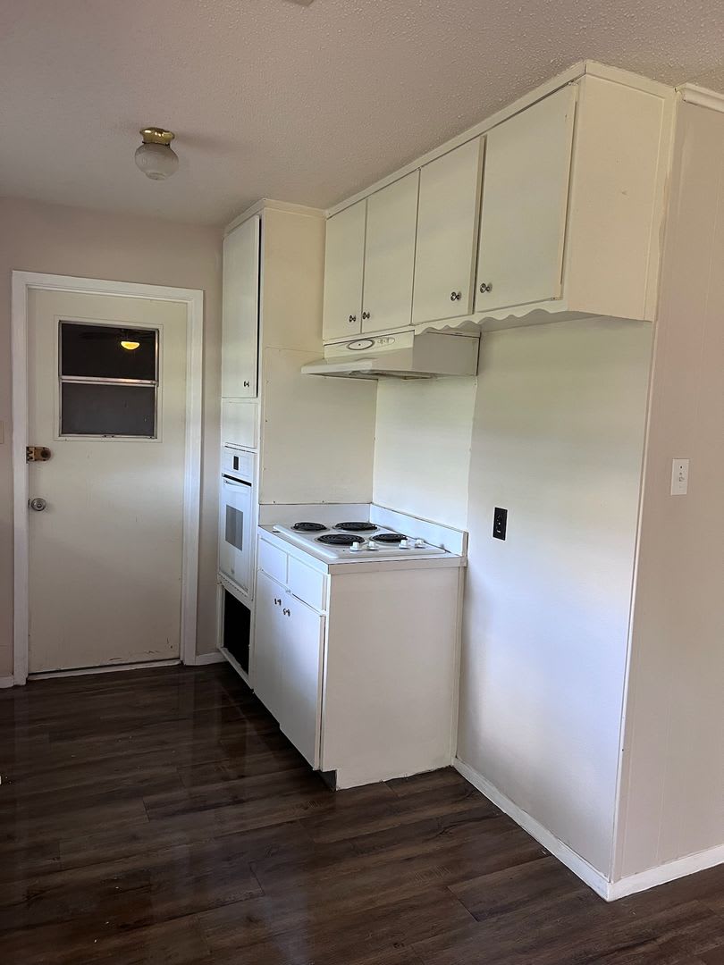 3 bdrm 2 bath house in quiet neighborhood – photo 4