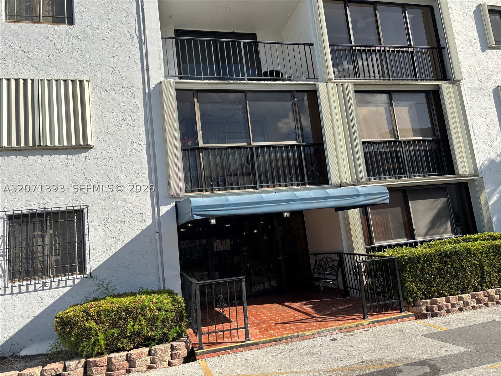 5033 Nw 7Th St – photo 2