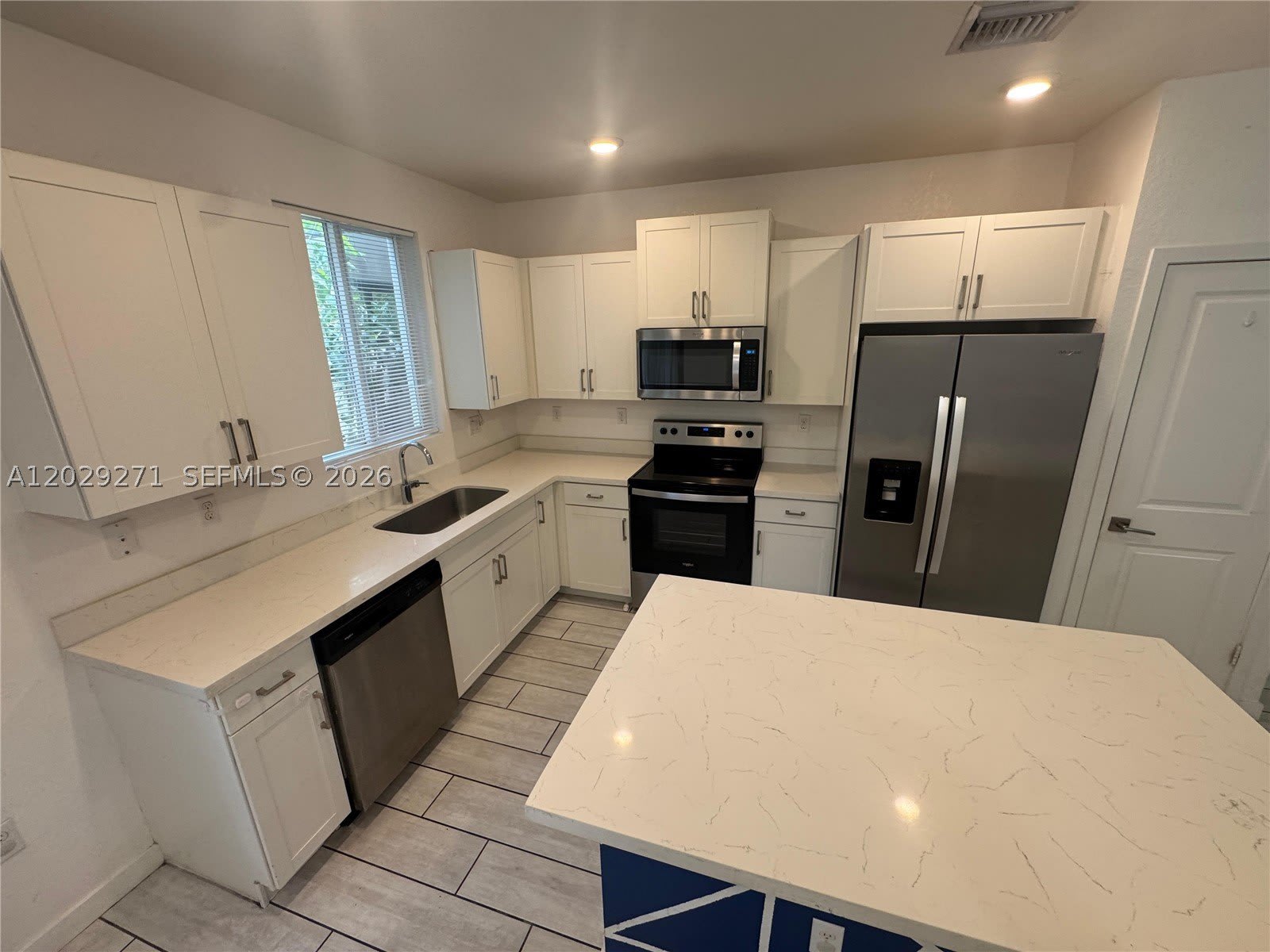 1048 SE 23rd Ter – photo 1