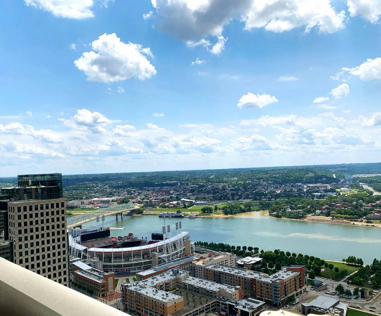 Sky Central Apartments – photo 3