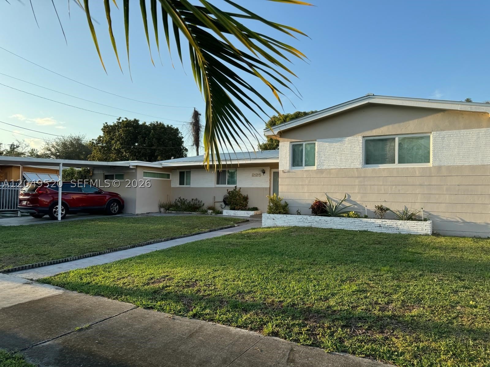 225 Ne 175Th Ter – photo 1