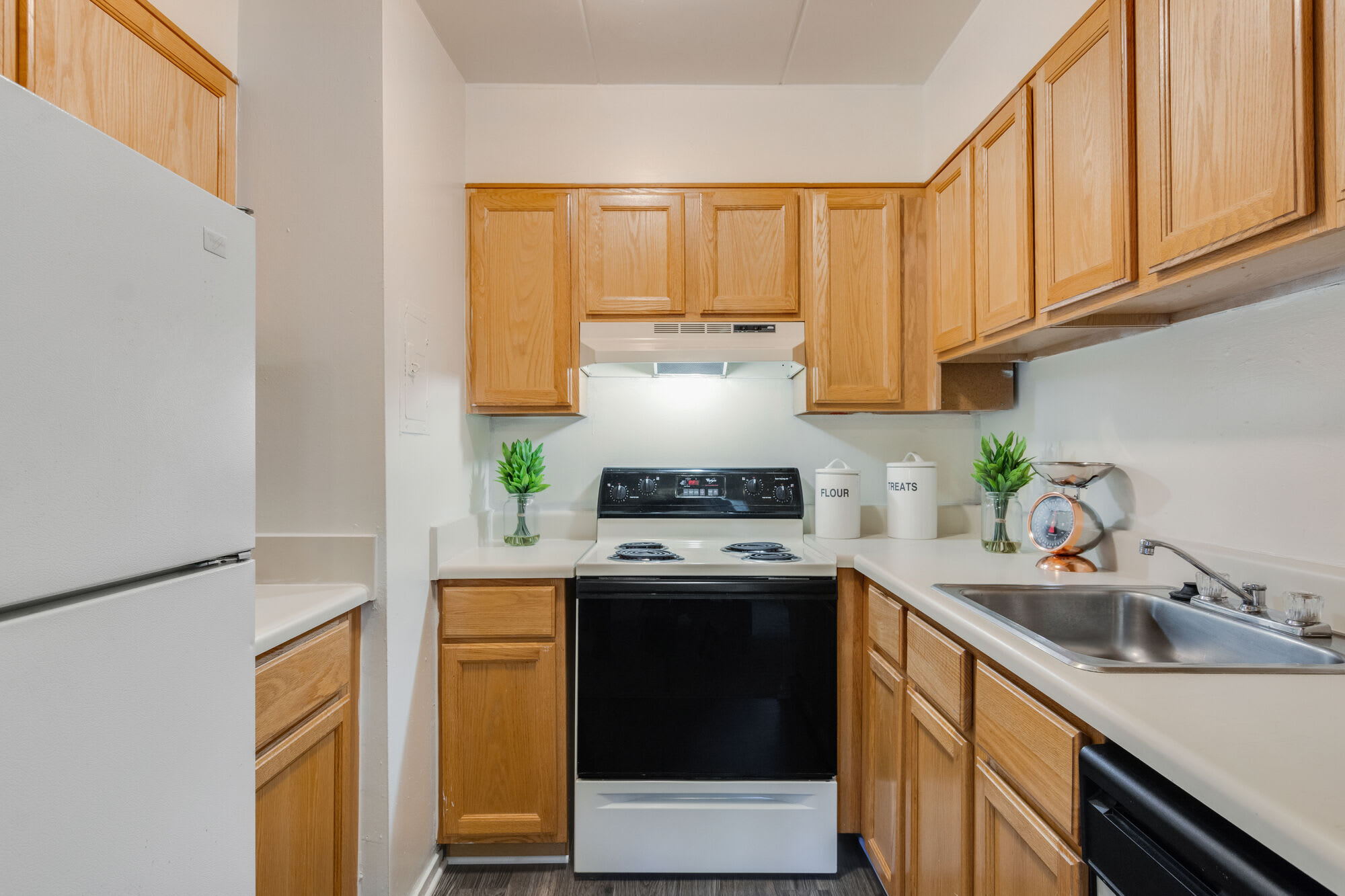 Parkway Apartments – photo 2