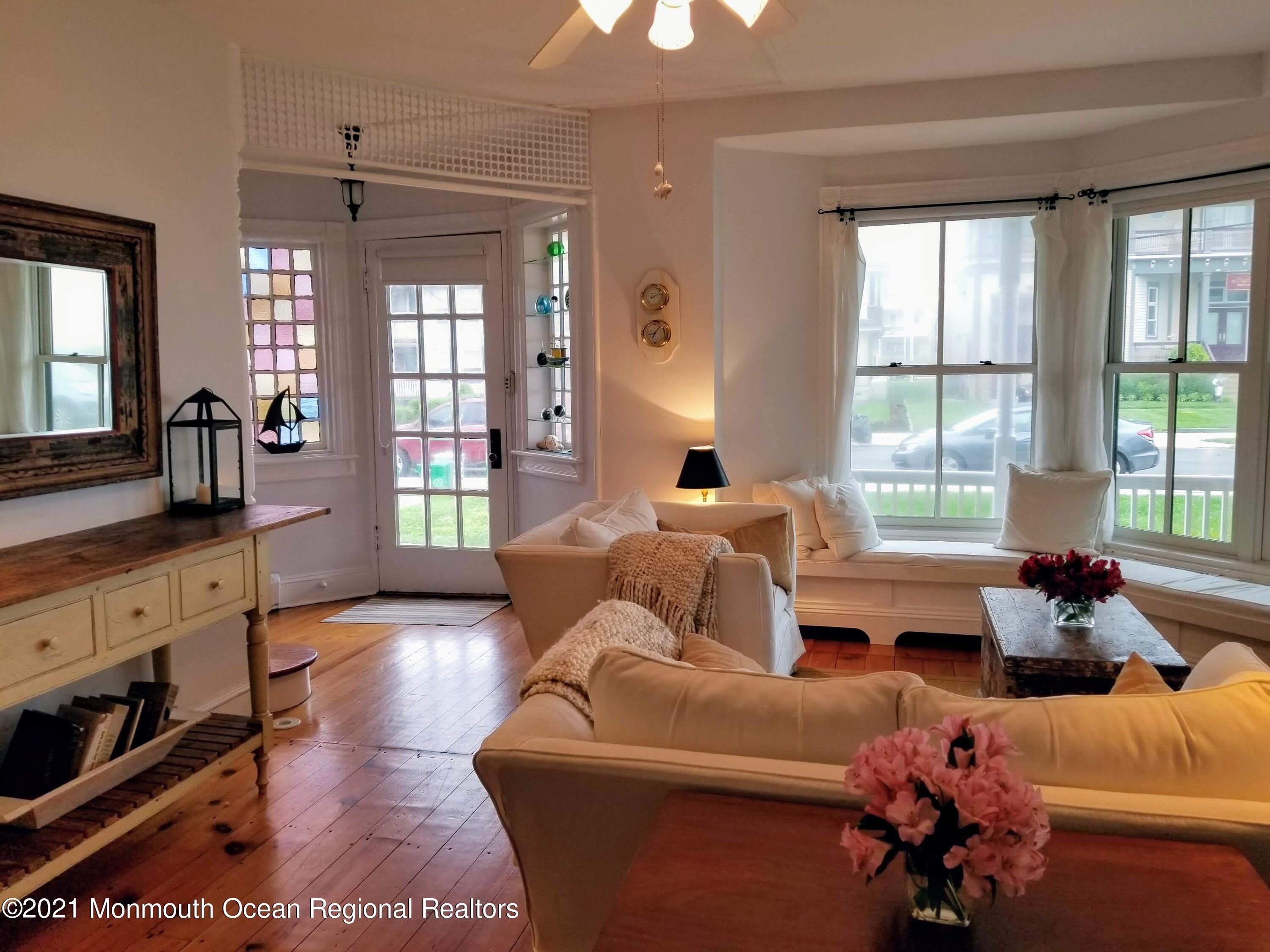 6 Heck Avenue – photo 3
