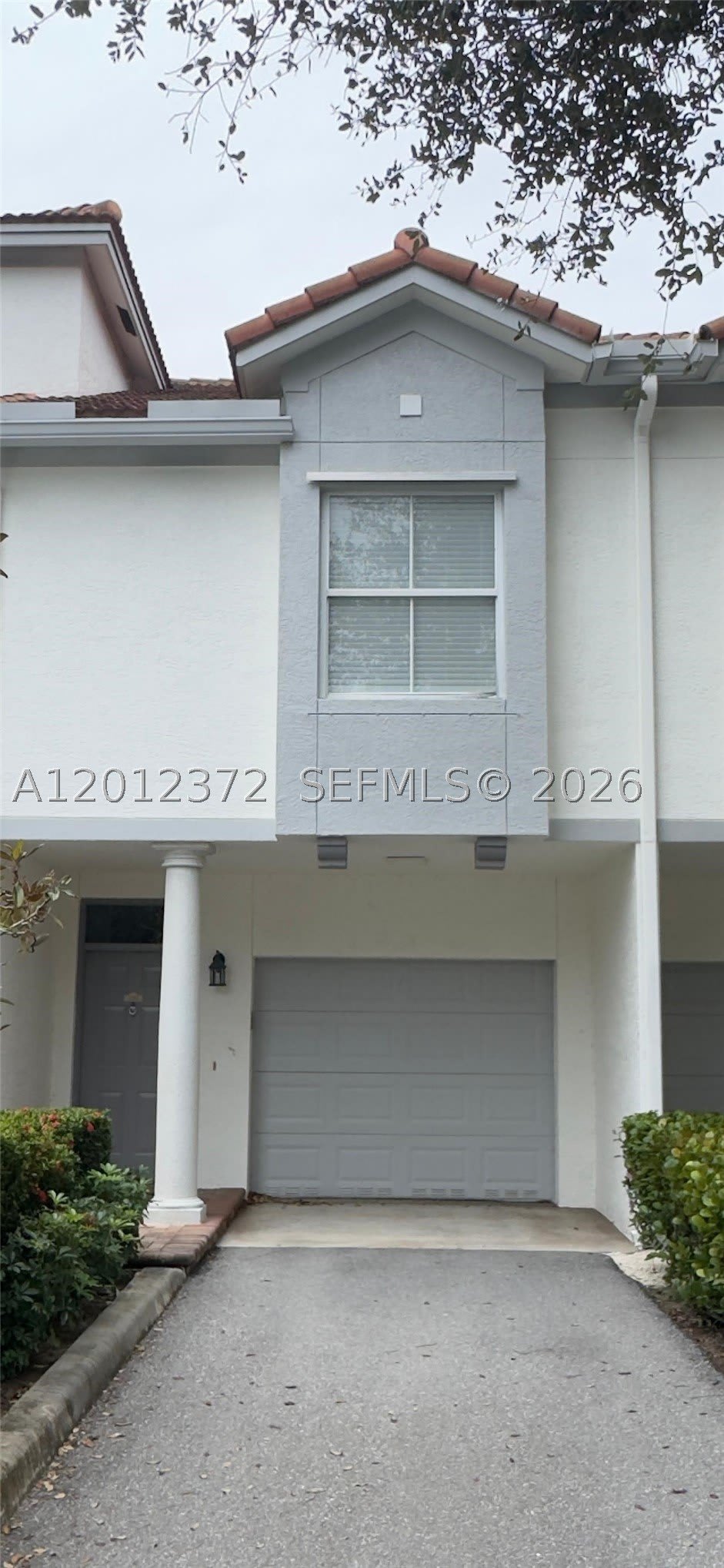 2042 Alta Meadows Ln – photo 2