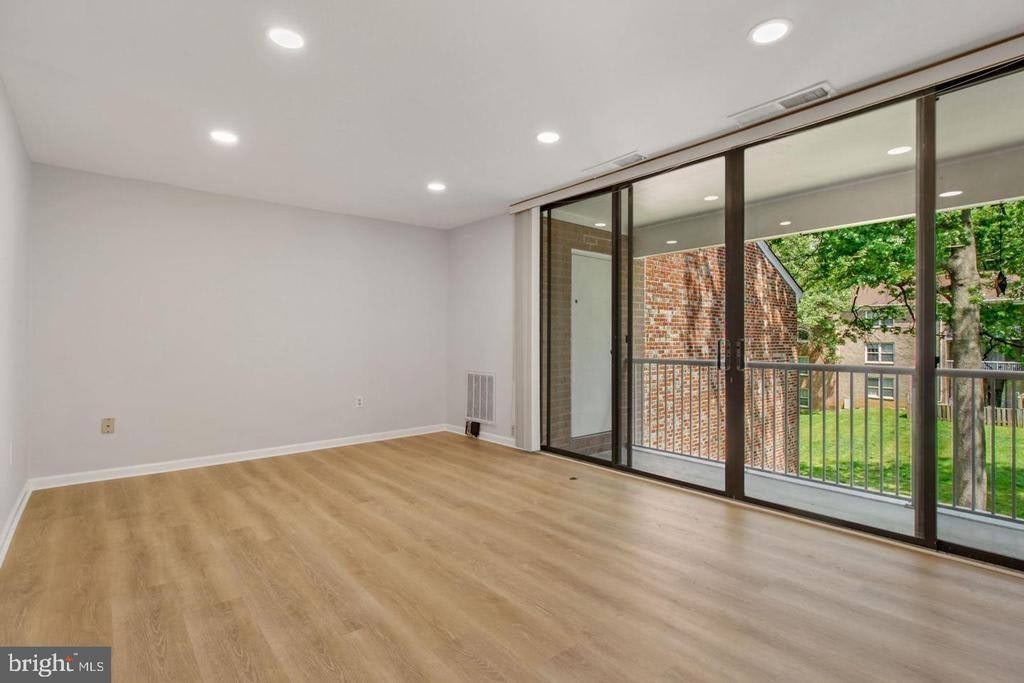 728 Quince Orchard Boulevard – photo 5