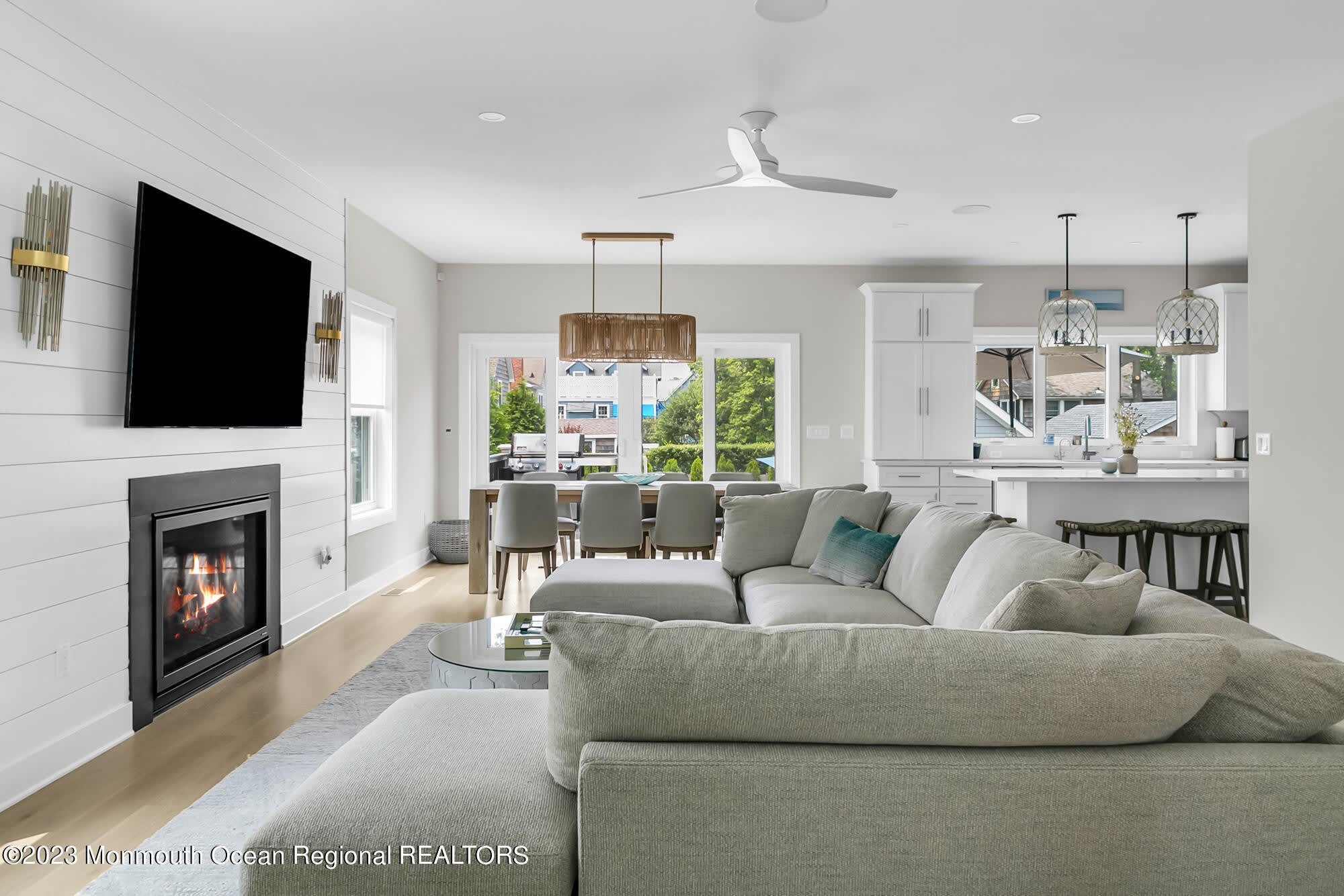 516 Club Drive – photo 2