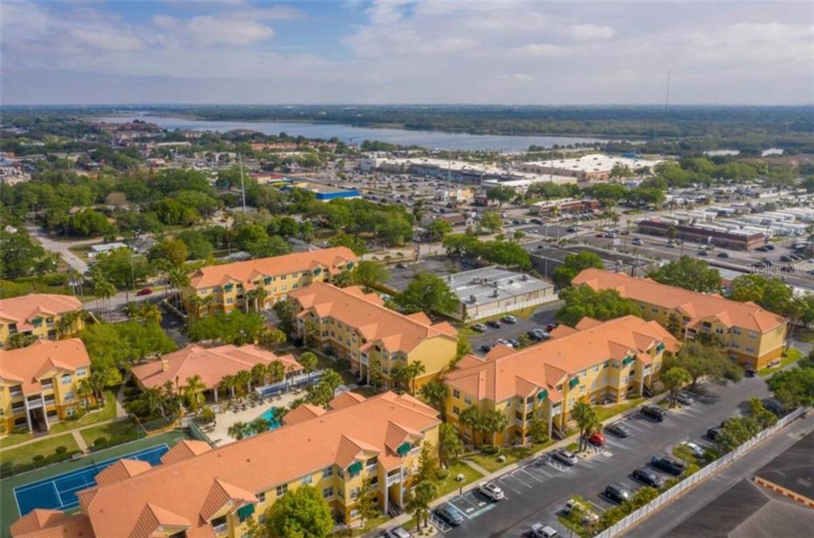 Amazing Furnished or Unfurnished 2-Bedroom Condo in Seminole – less than 2 miles from the Beach! – photo 2