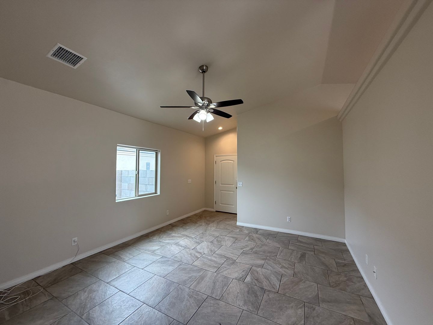 3 Bedroom 2 Bathroom Home – photo 2