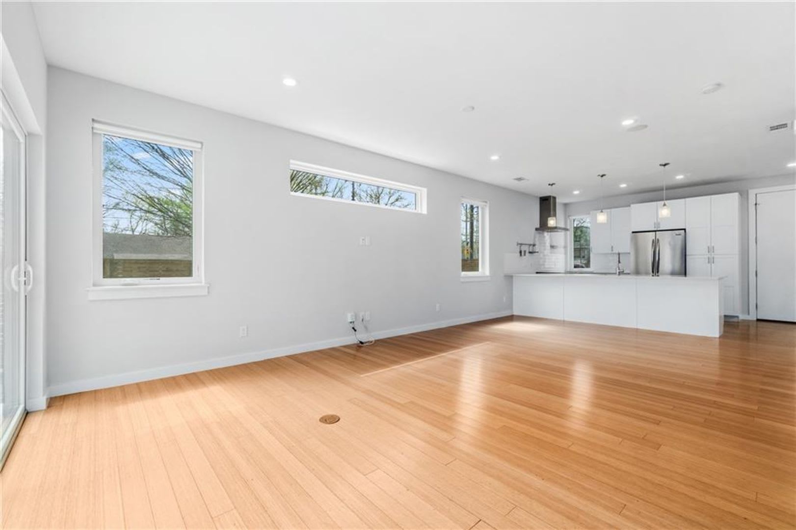 Modern Oasis in Fayetteville: 4 Bed, 2.5 Bath with Bright, Open Spaces – photo 5