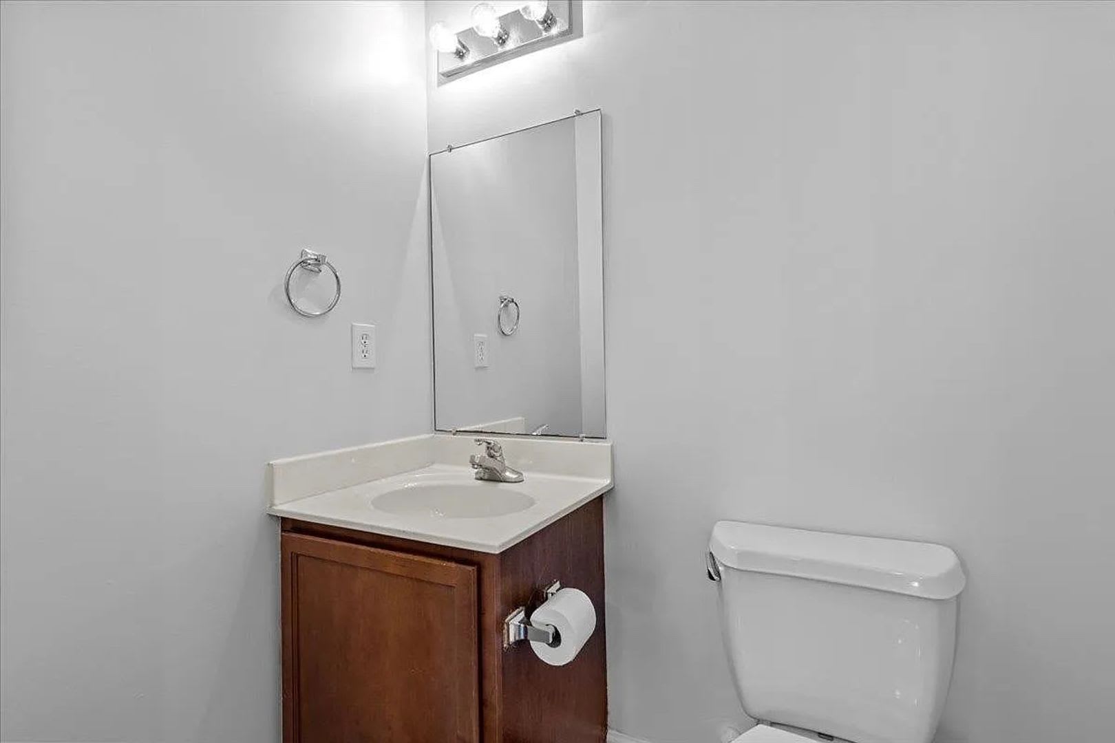 Spacious 3-Bedroom Townhome in Ganyard Farm – photo 4