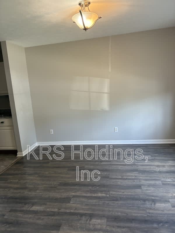 303 Joyce Dr – photo 5