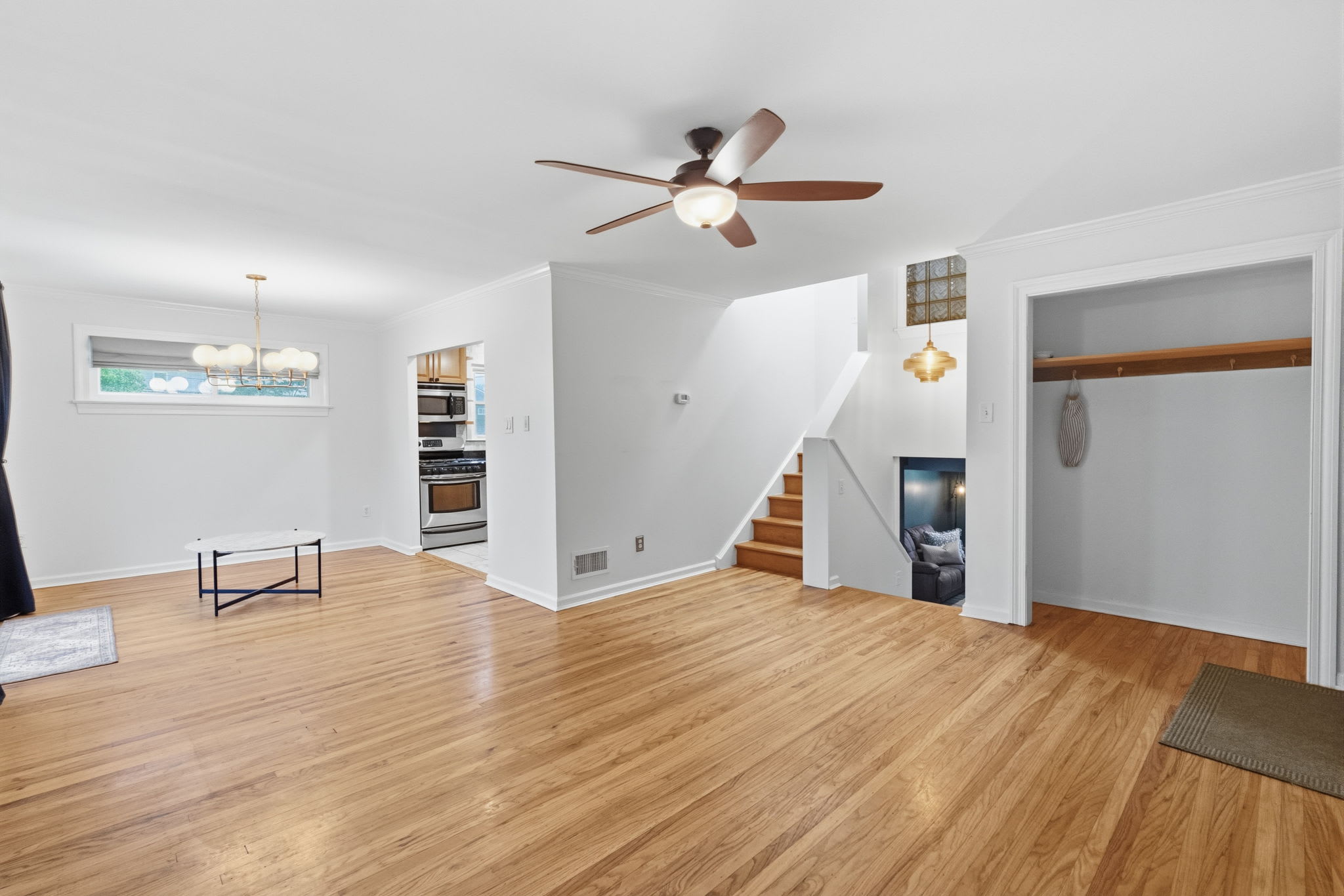 300 Abbott Road – photo 3