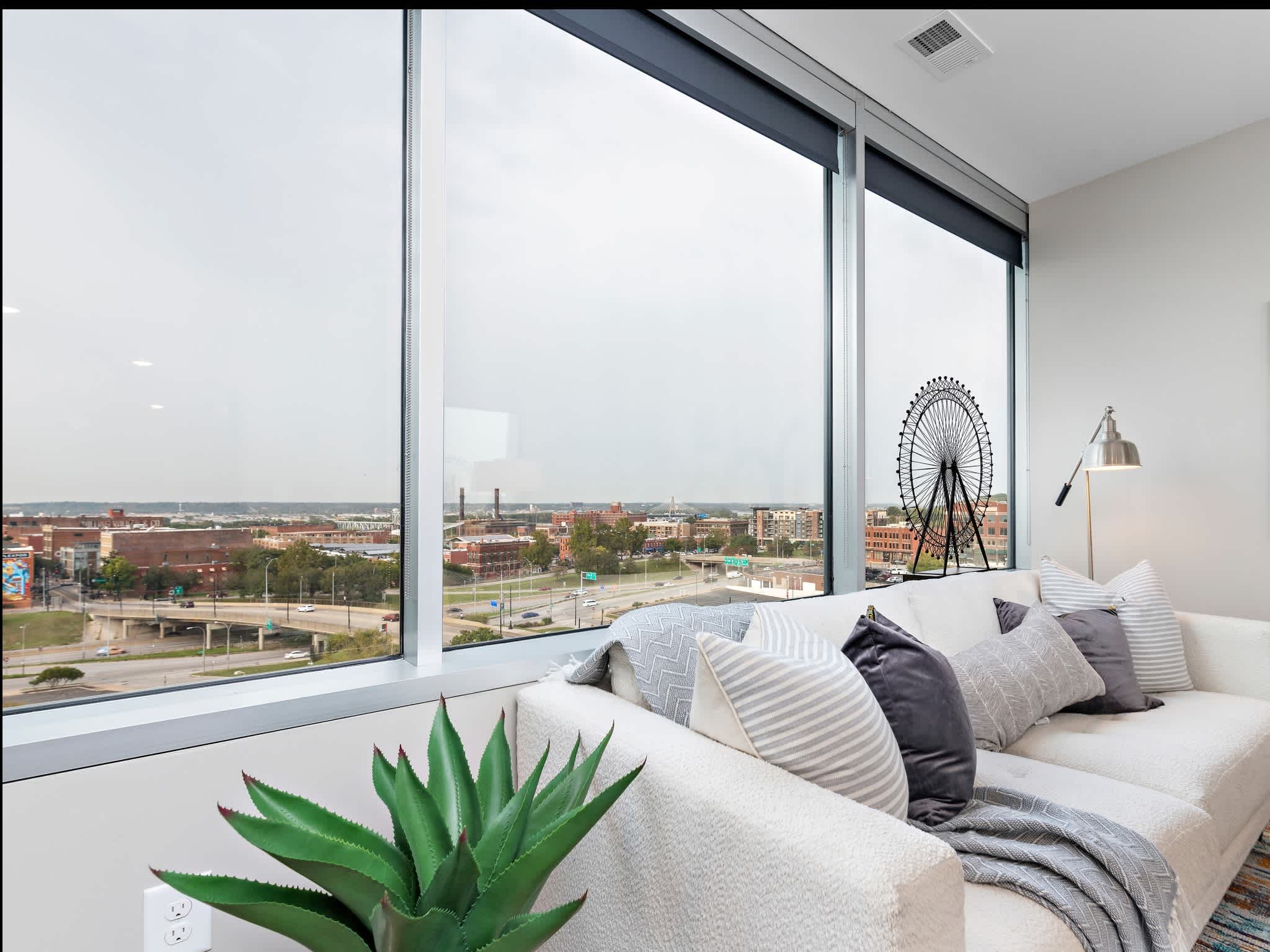 Flashcube Luxury Apartments – photo 2