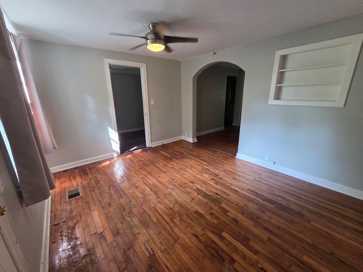 North Columbus Cottage on almost an ACRE fenced 2 Bedrooms 1 Bath with bonus room – photo 3