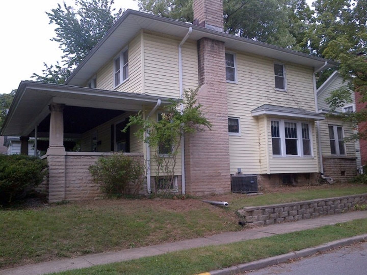Charming 4 BD/2 BA home with large front porch behind optometry school and ELM Restaurant – photo 3