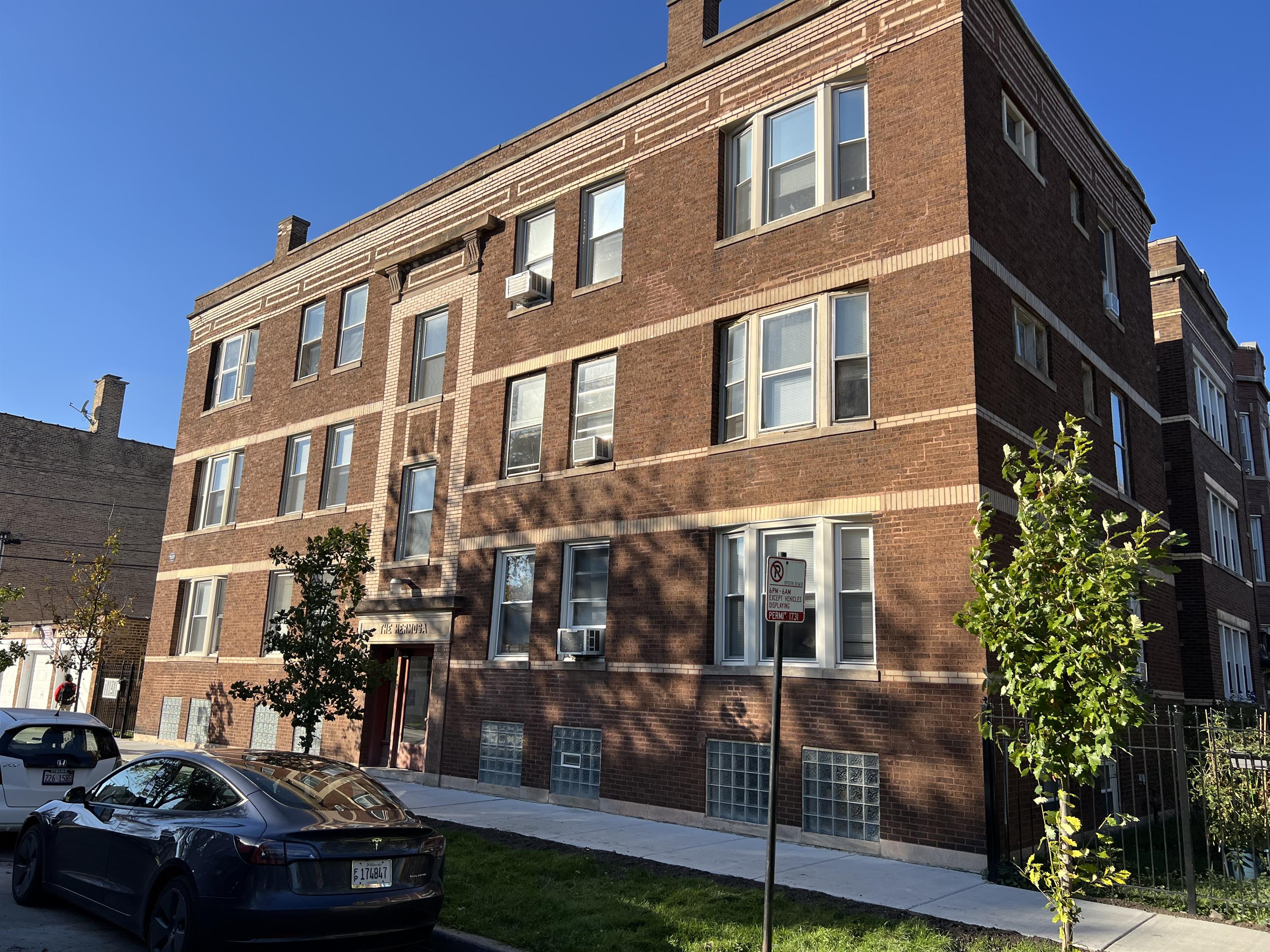 4038 W Dickens Ave – photo 1
