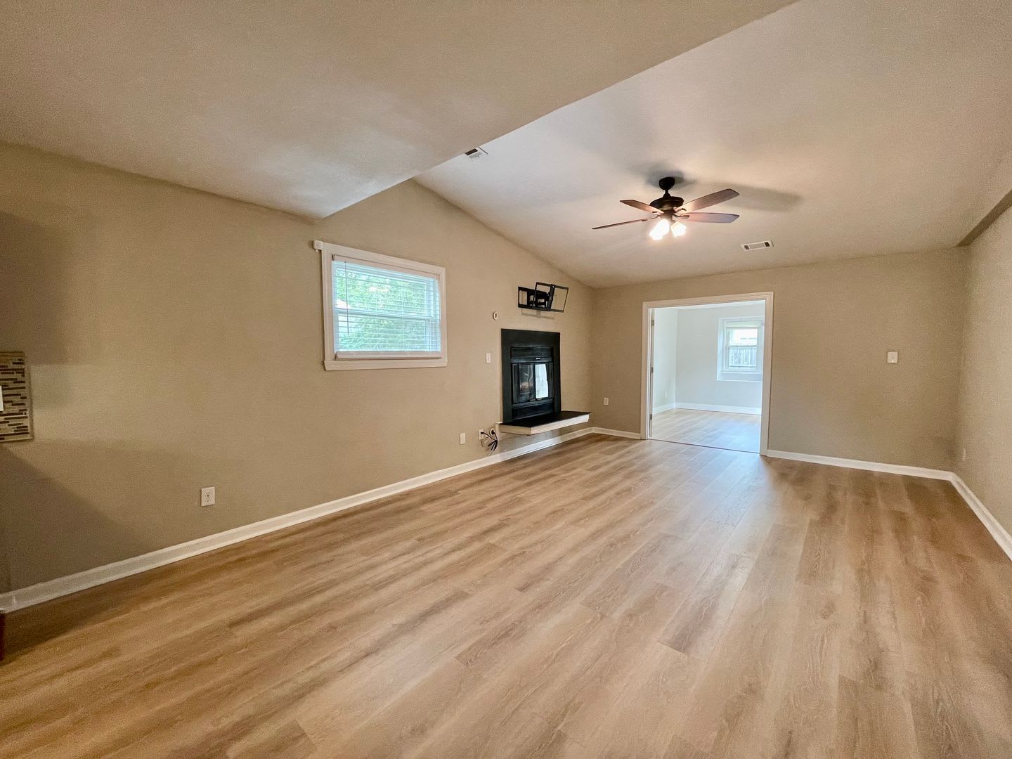 Charming 3-Bedroom Home with Bonus Flex Space – photo 4