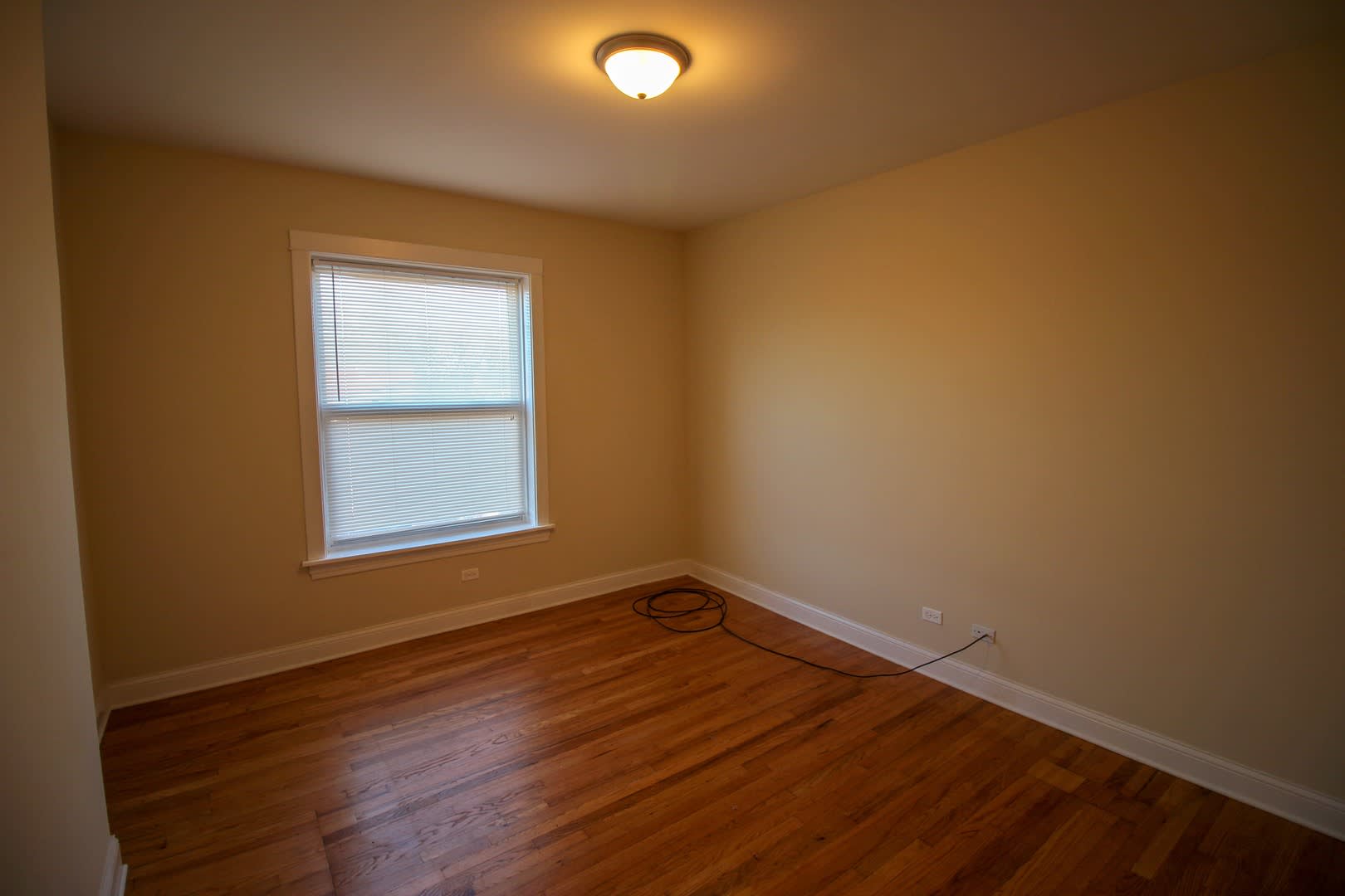 5032 N Western Ave – photo 4