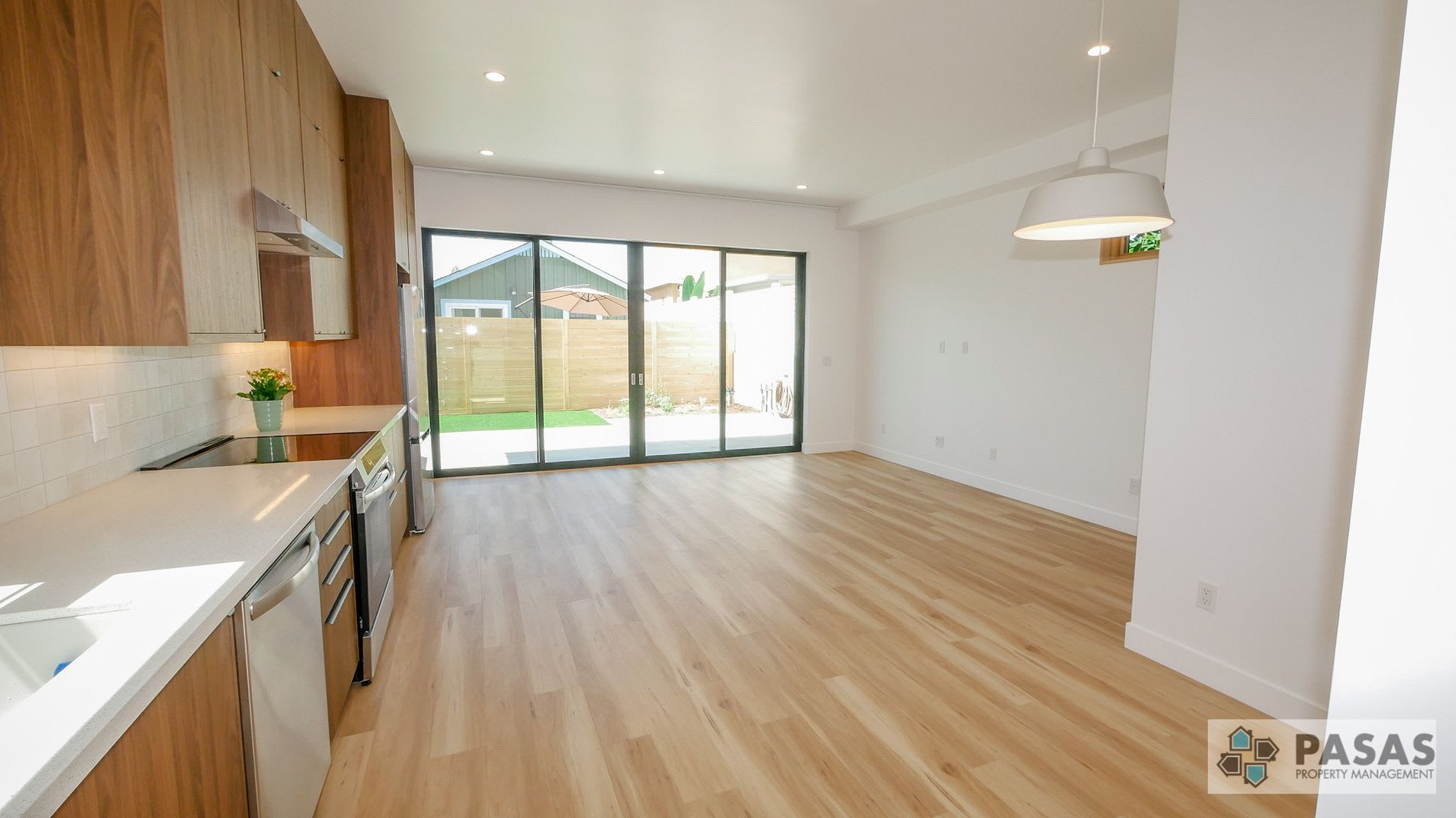 Brand-New Ocean Beach Solar-Powered Home! – photo 5