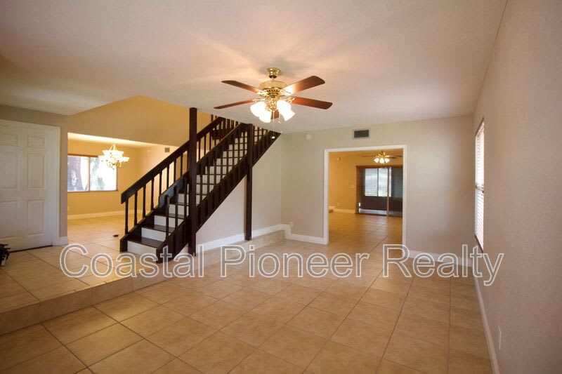1817 Laurence Ct – photo 4
