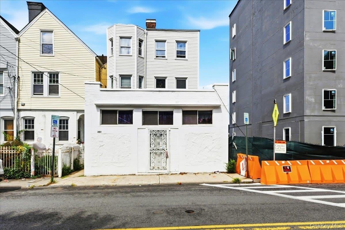 301 Warburton Avenue – photo 3