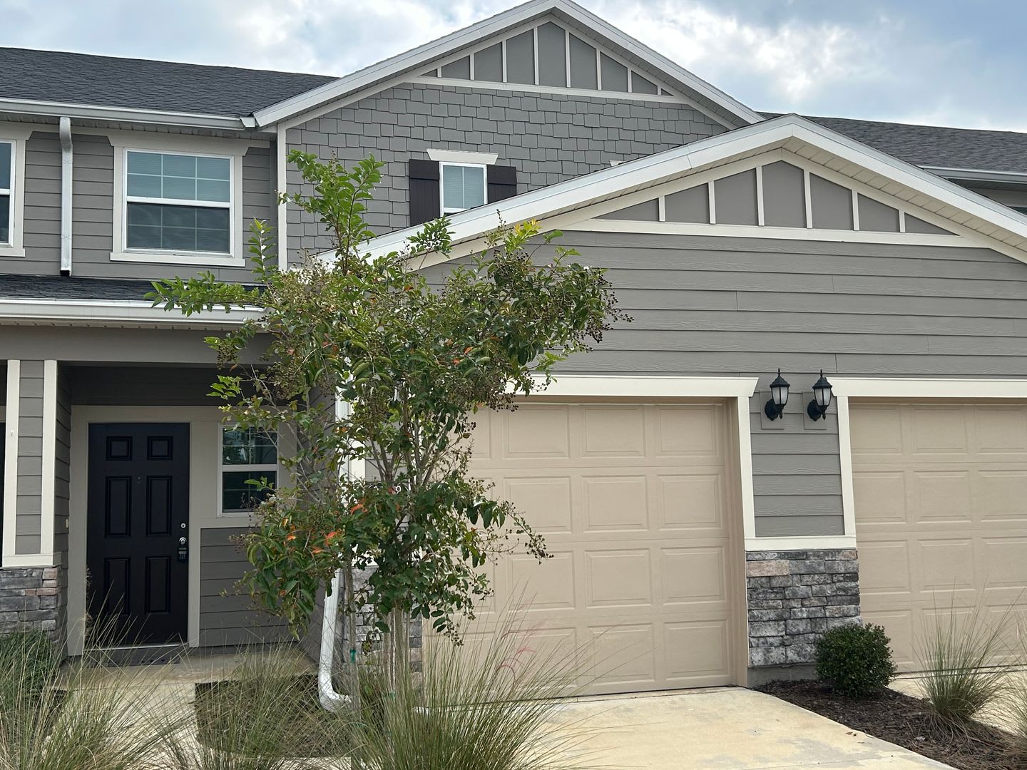 Stunning 2/2.5 Townhouse near Oakleaf! – photo 3