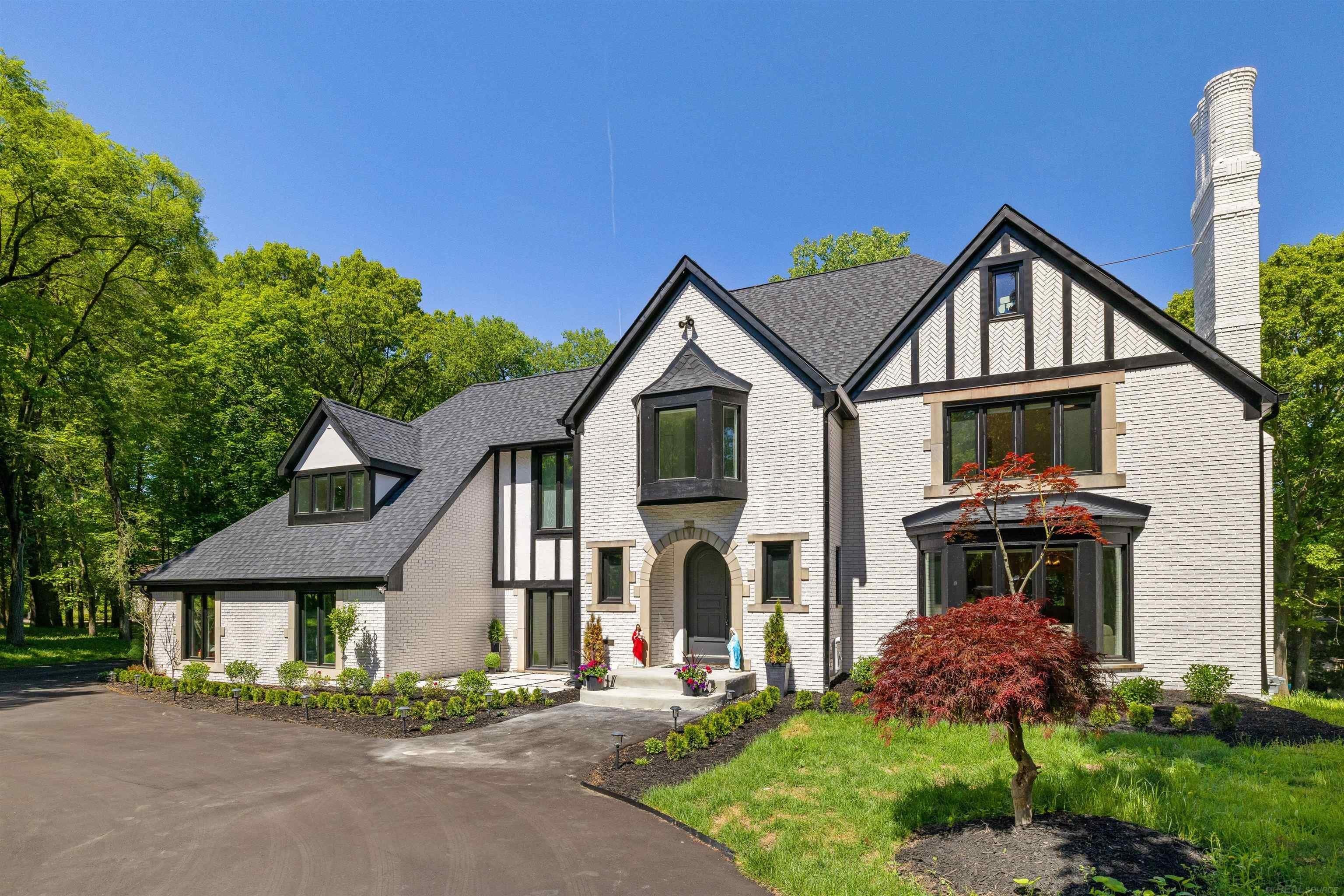 300 Camelot Way – photo 4