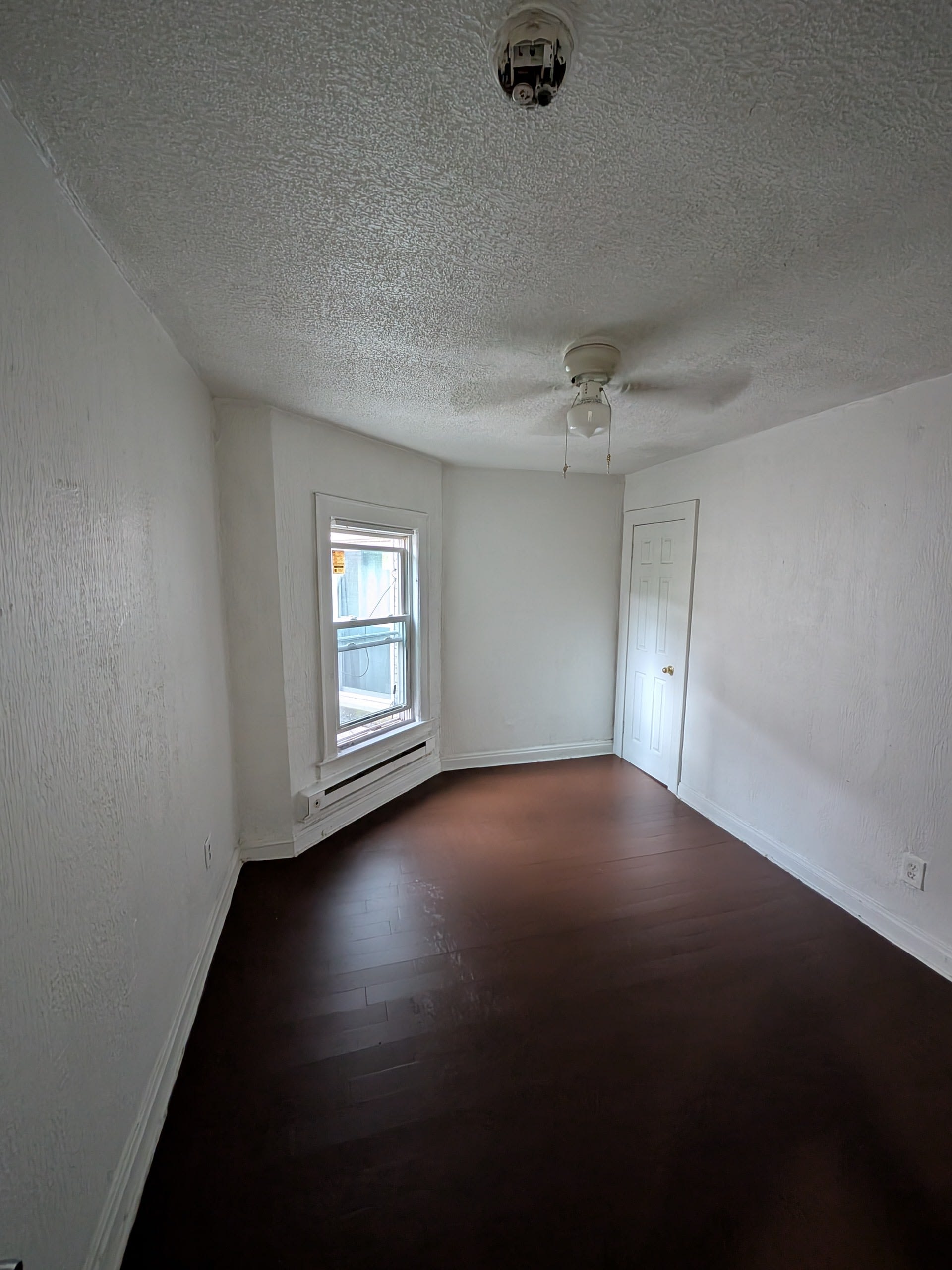 1882 Marloes Ave – photo 2