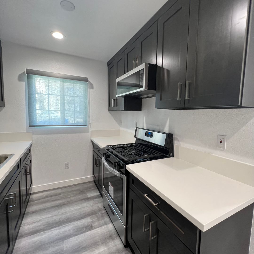 900 W College Street apartments – photo 4