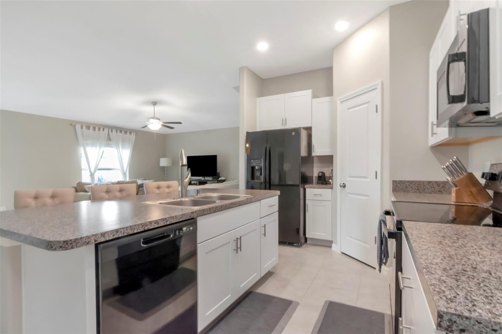 11527 SAGE CANYON Drive – photo 4