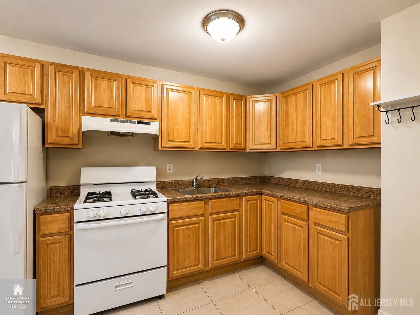 10 Lake Avenue – photo 5