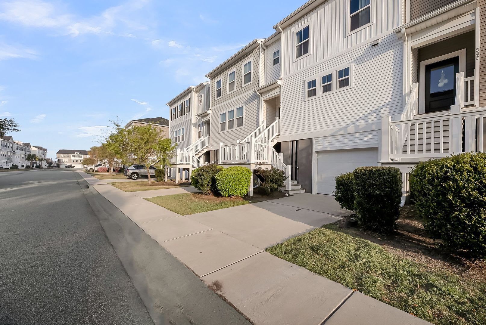 FIRST MONTHS RENT FREE WITH SIGNED 2 YEAR LEASE – photo 3