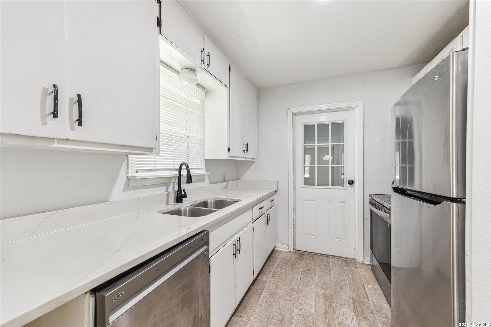 367 Babcock – photo 4