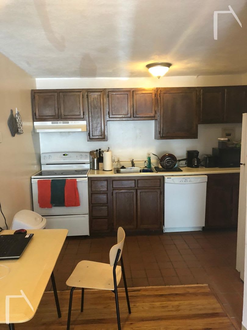 Charming 2 Bedroom-No Broker Fee – photo 5