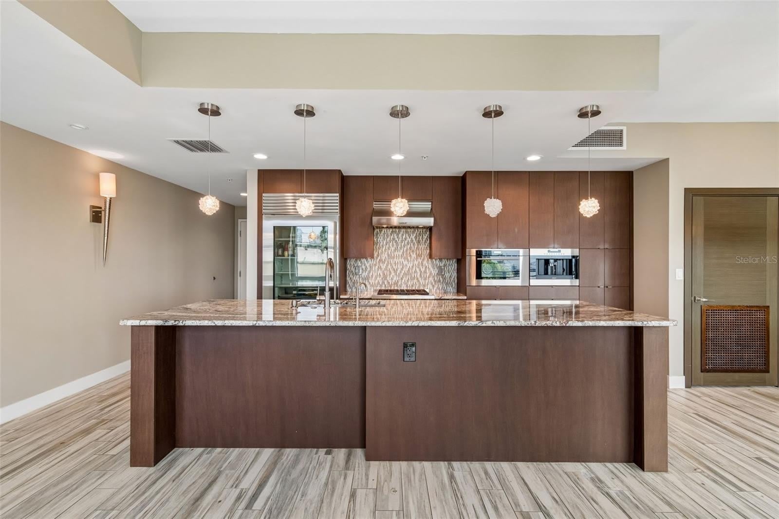 1120 E KENNEDY Boulevard W – photo 4