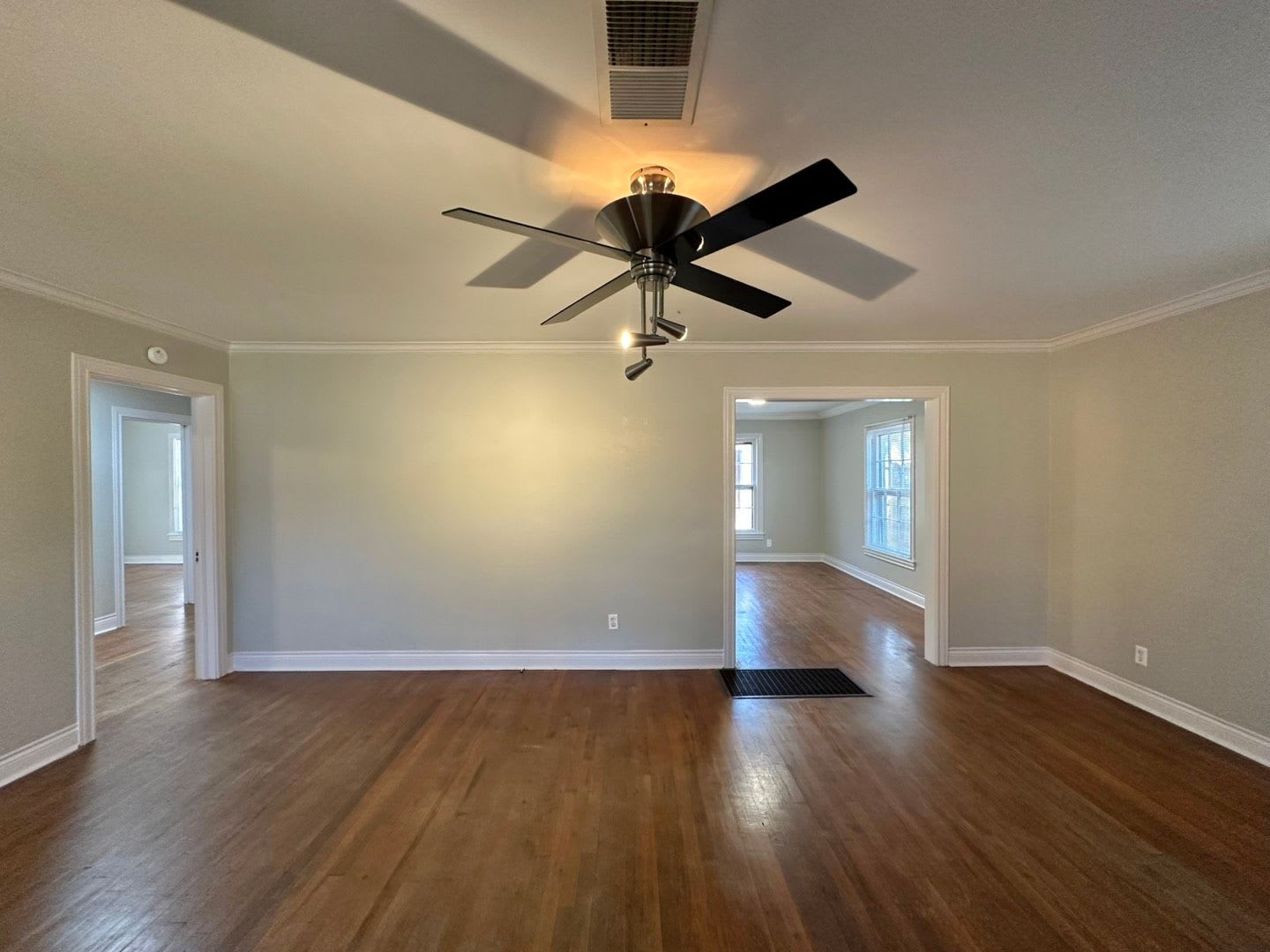 Charming 3 Bedroom 2 Bath Home in Tyler’s Azalea District! – photo 3