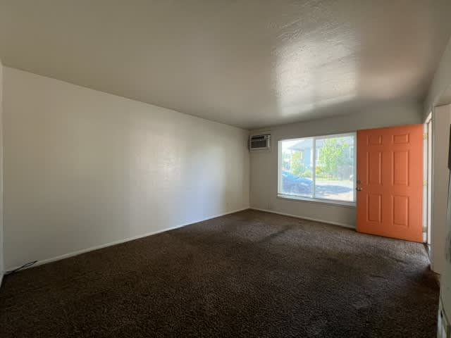 1469 6th Avenue – photo 3