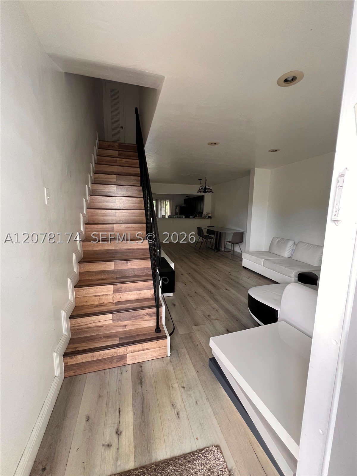 2442 SW 58 – photo 2