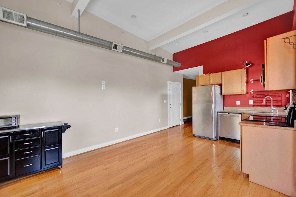 1301 Adams St Ne – photo 5