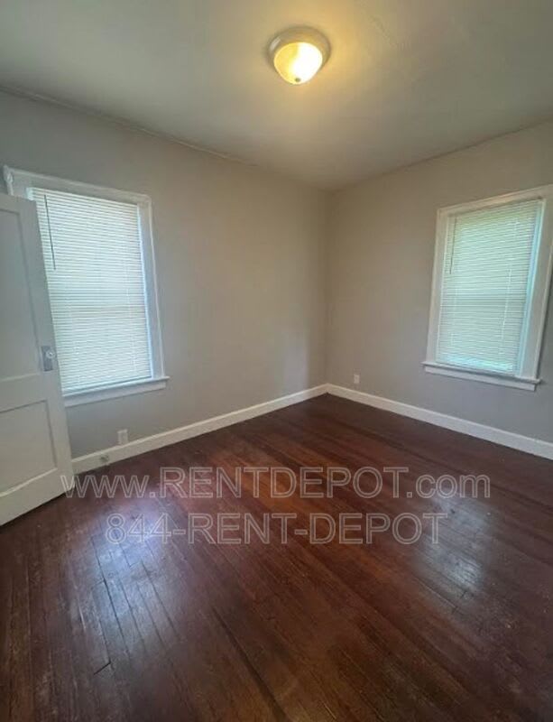 416 E. Riverside Dr – photo 5