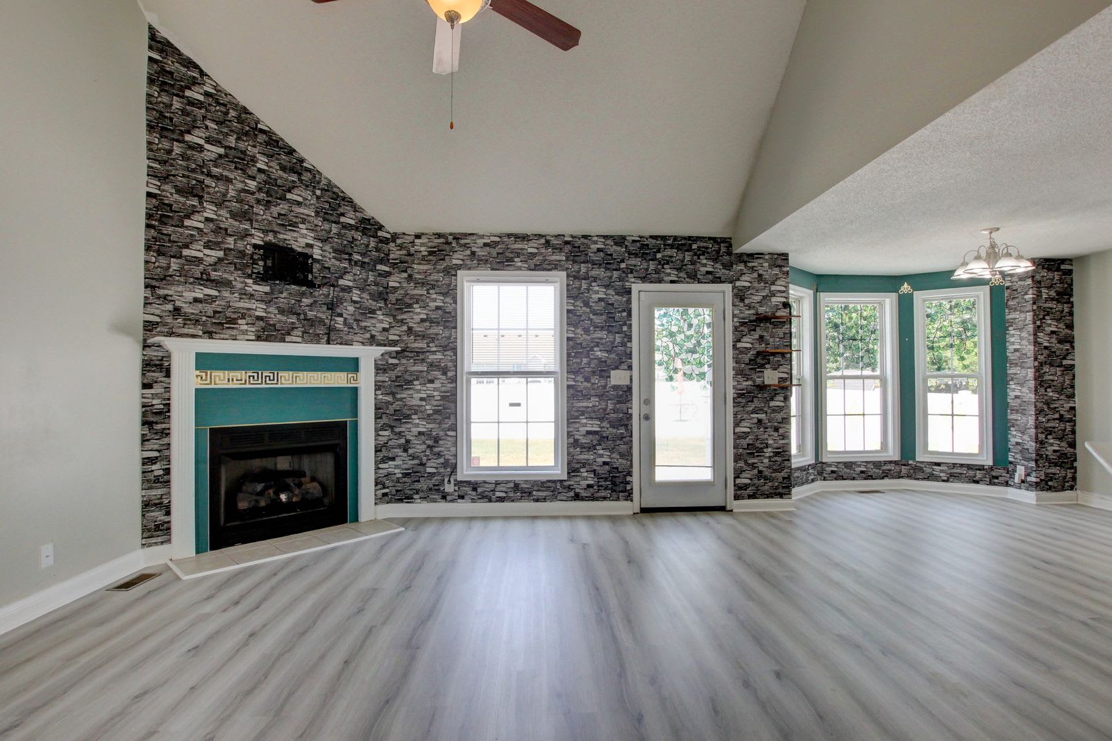 Beautiful 3 bedroom with bonus room in Arbour Greene South – photo 3