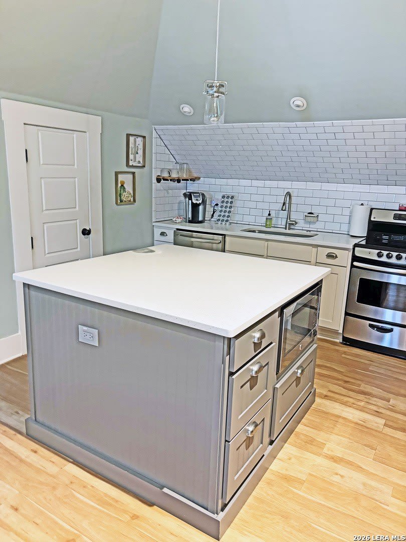 402 E LOCUST ST – photo 4