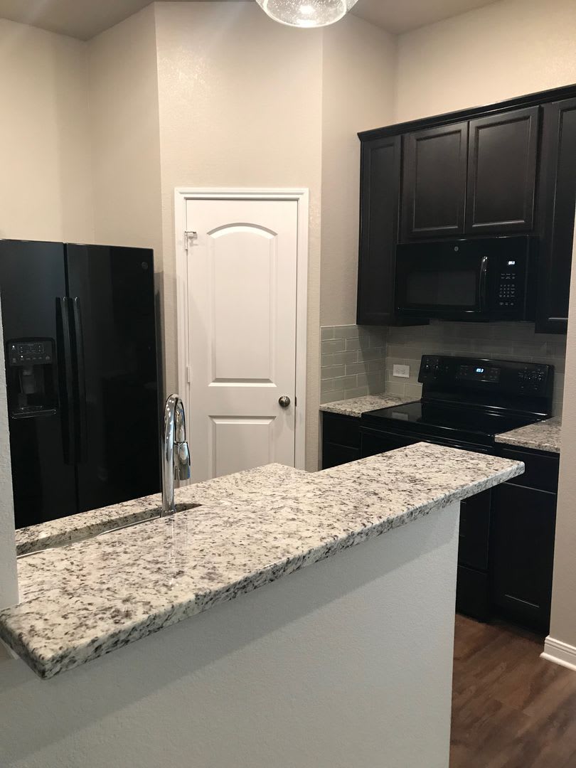 Spacious Single-Family Home Available Now! – photo 5